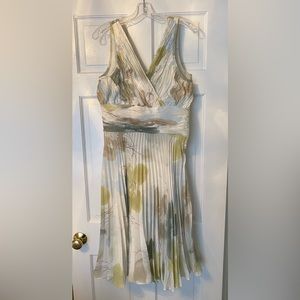 B Moss multi-colored pleated dress size 10